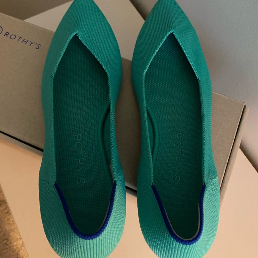 Rothy’s Peacock Pointed Flat Size 7 - Excellent Condition!